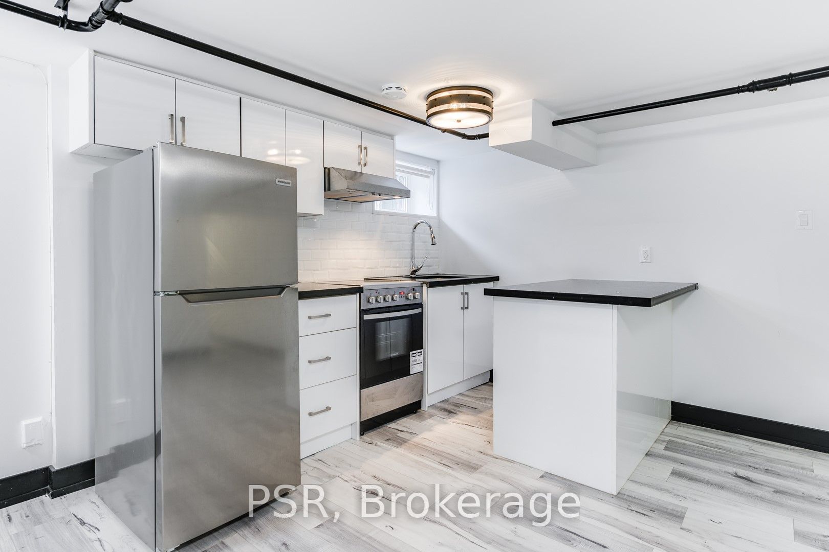 260 Sherbourne Street, #10