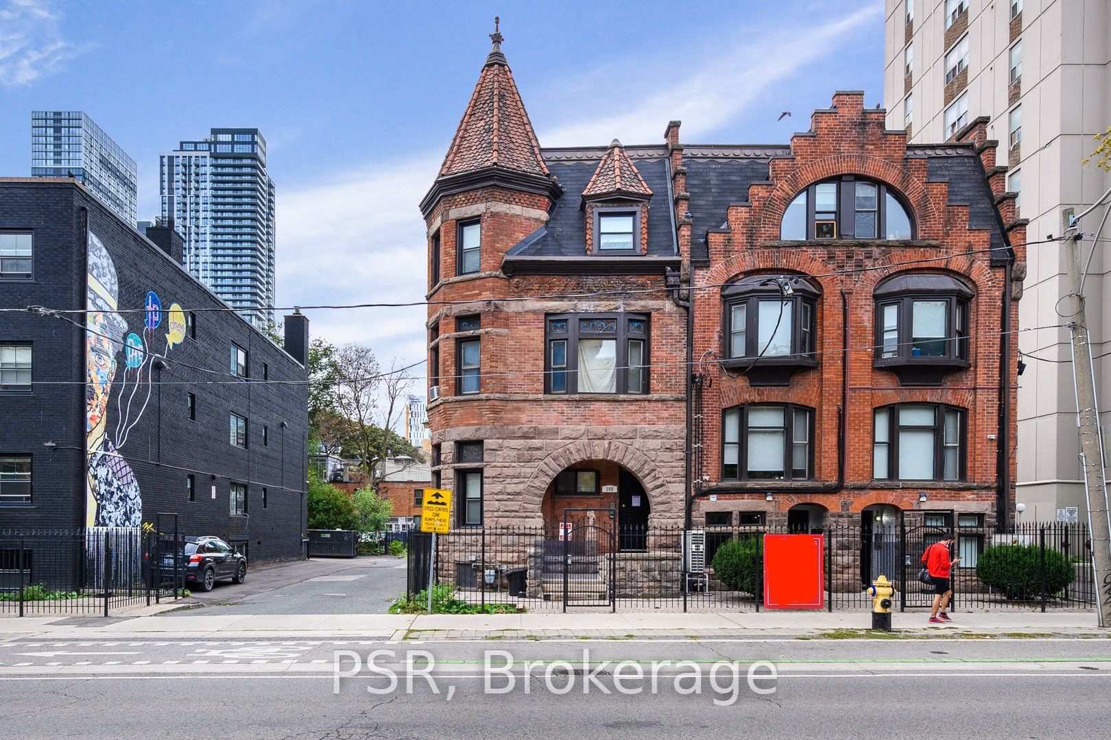 260 Sherbourne Street, #10