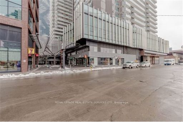 16 Richardson St, Toronto