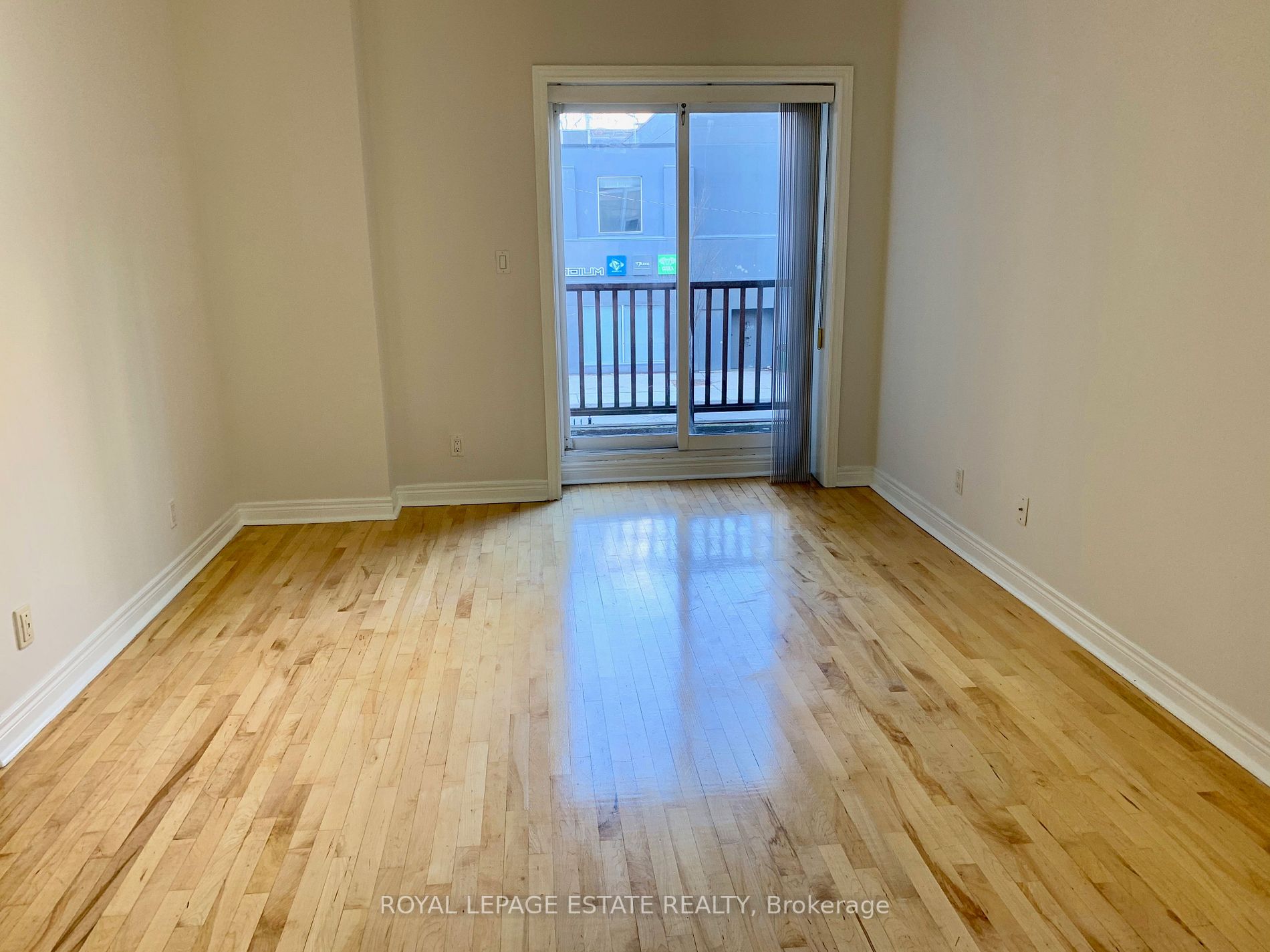 524 Yonge Street #207