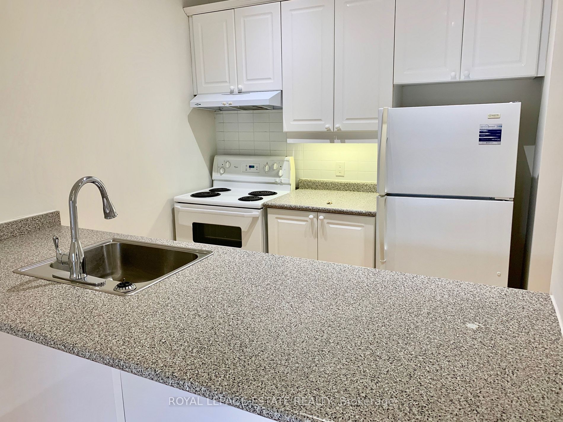 524 Yonge Street #207