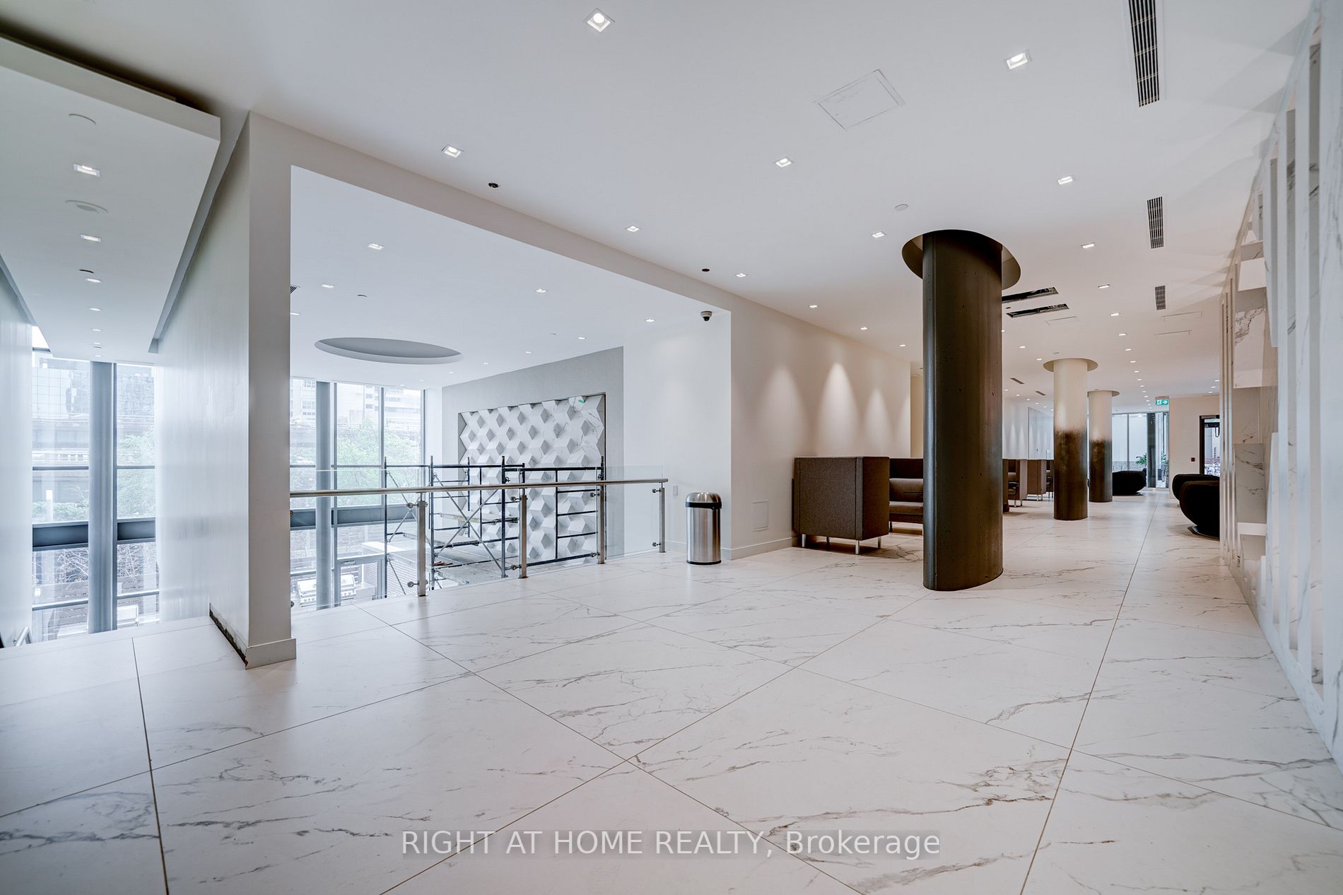 11 Brunel Crt, #3305