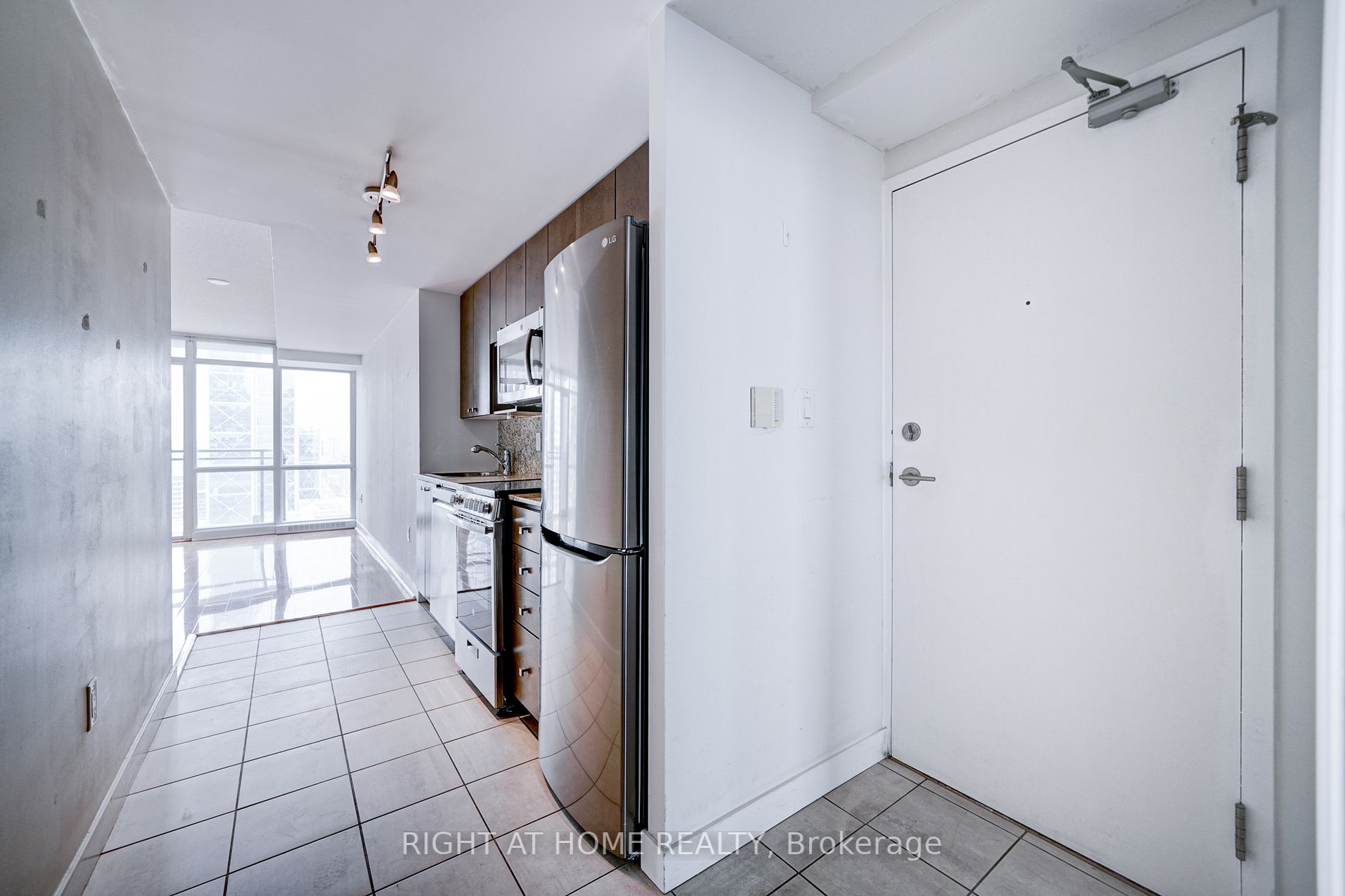 11 Brunel Crt, #3305