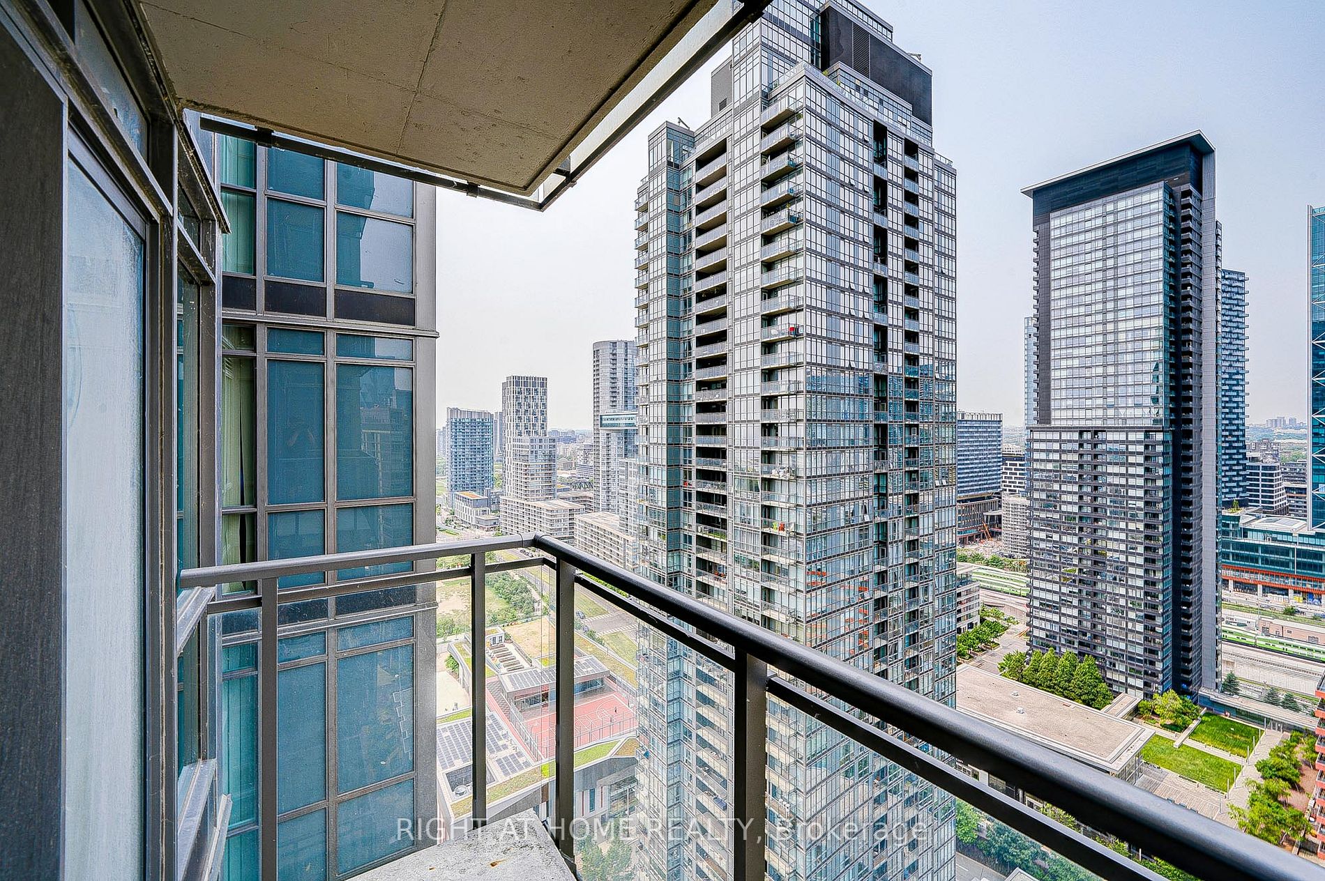 11 Brunel Crt, #3305