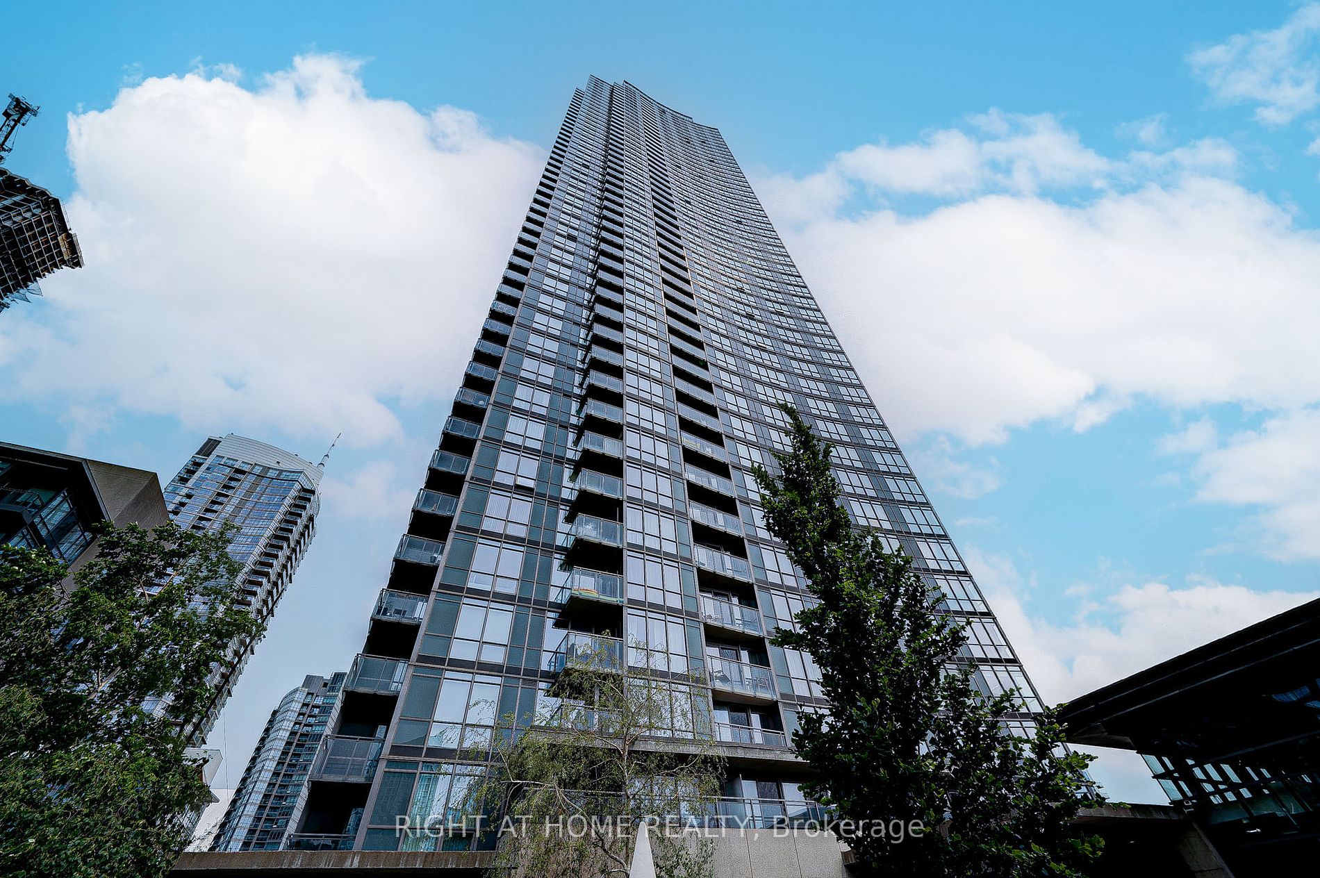 11 Brunel Crt, #3305