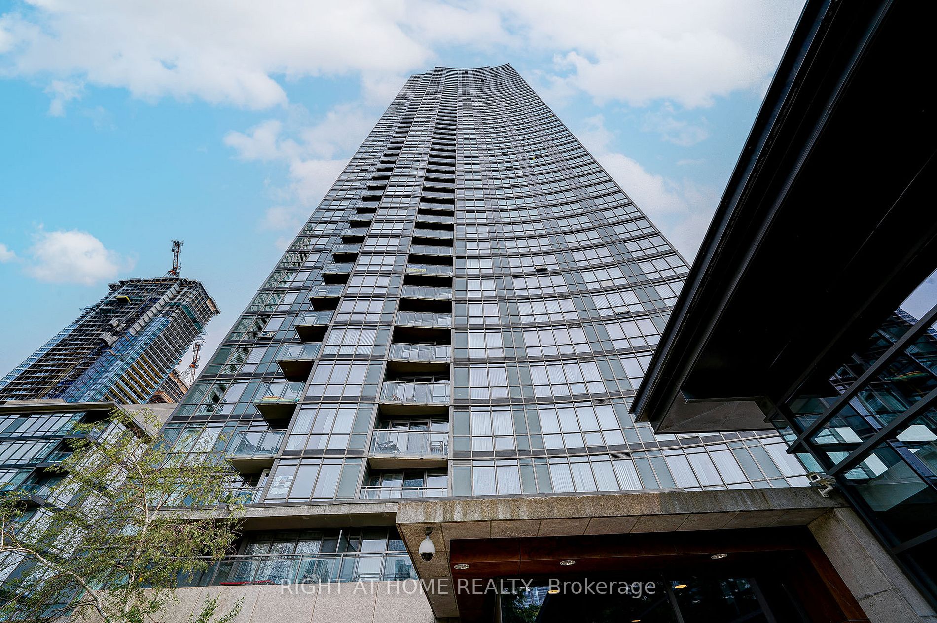 11 Brunel Crt, #3305