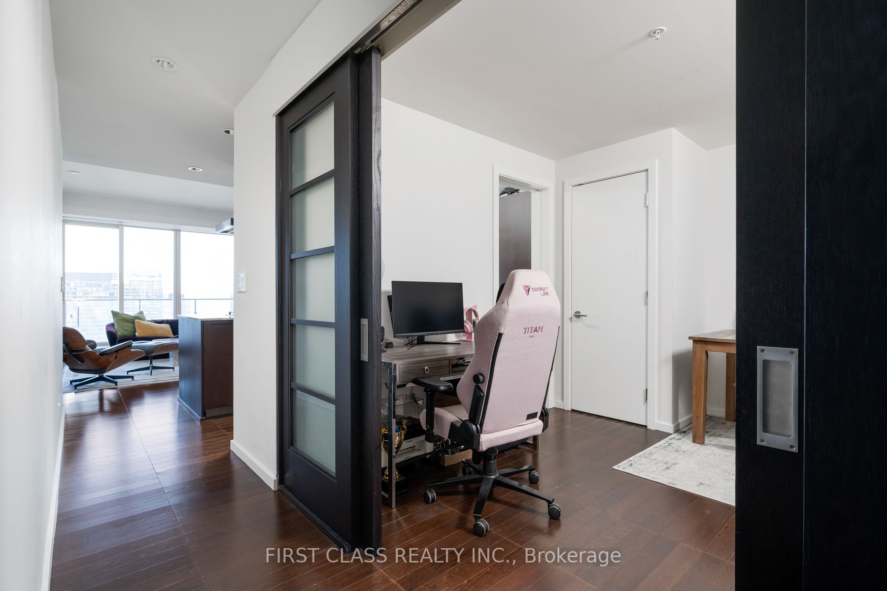180 University Ave, #4103