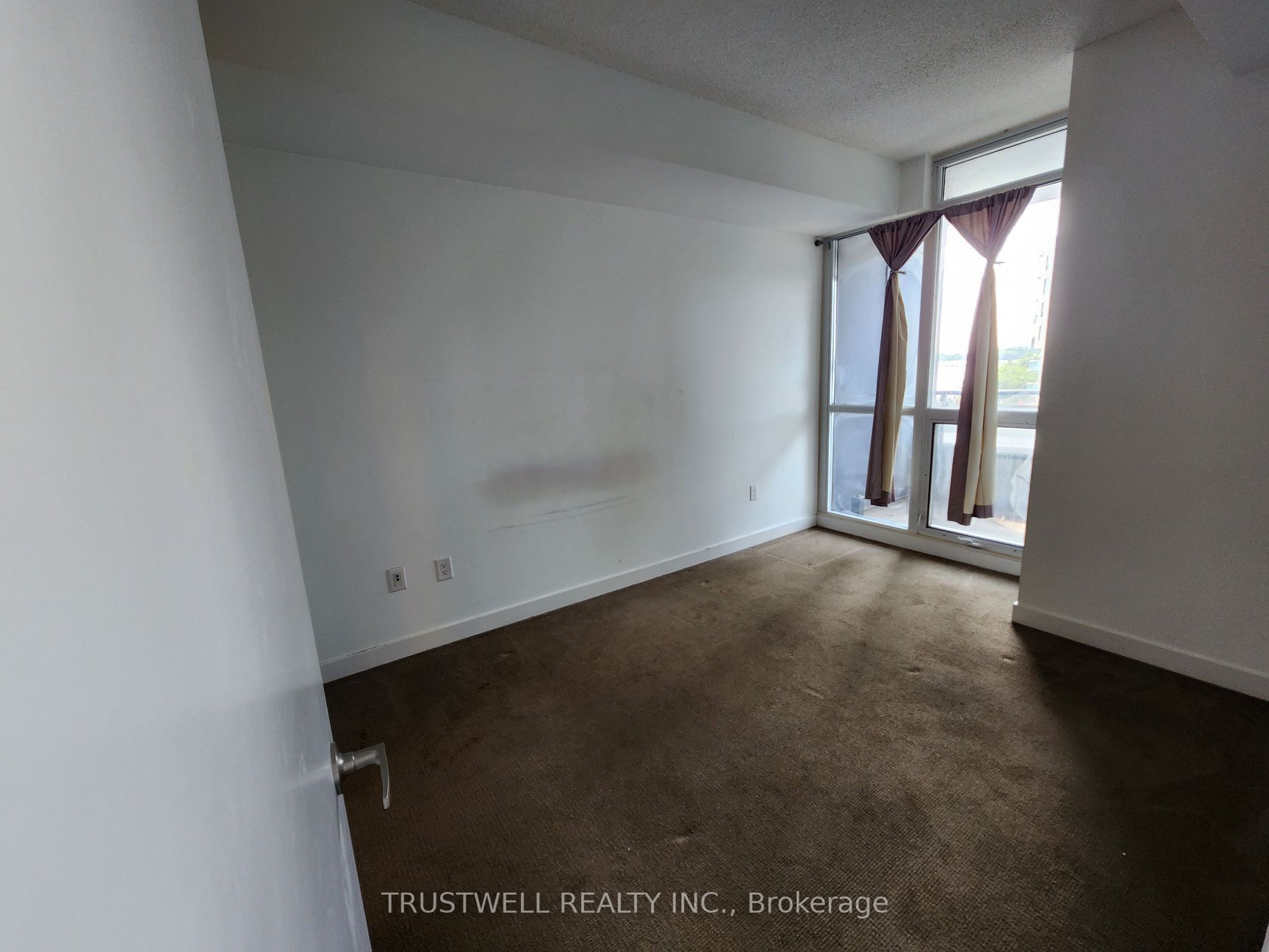 38 Dan Leckie Way, #619
