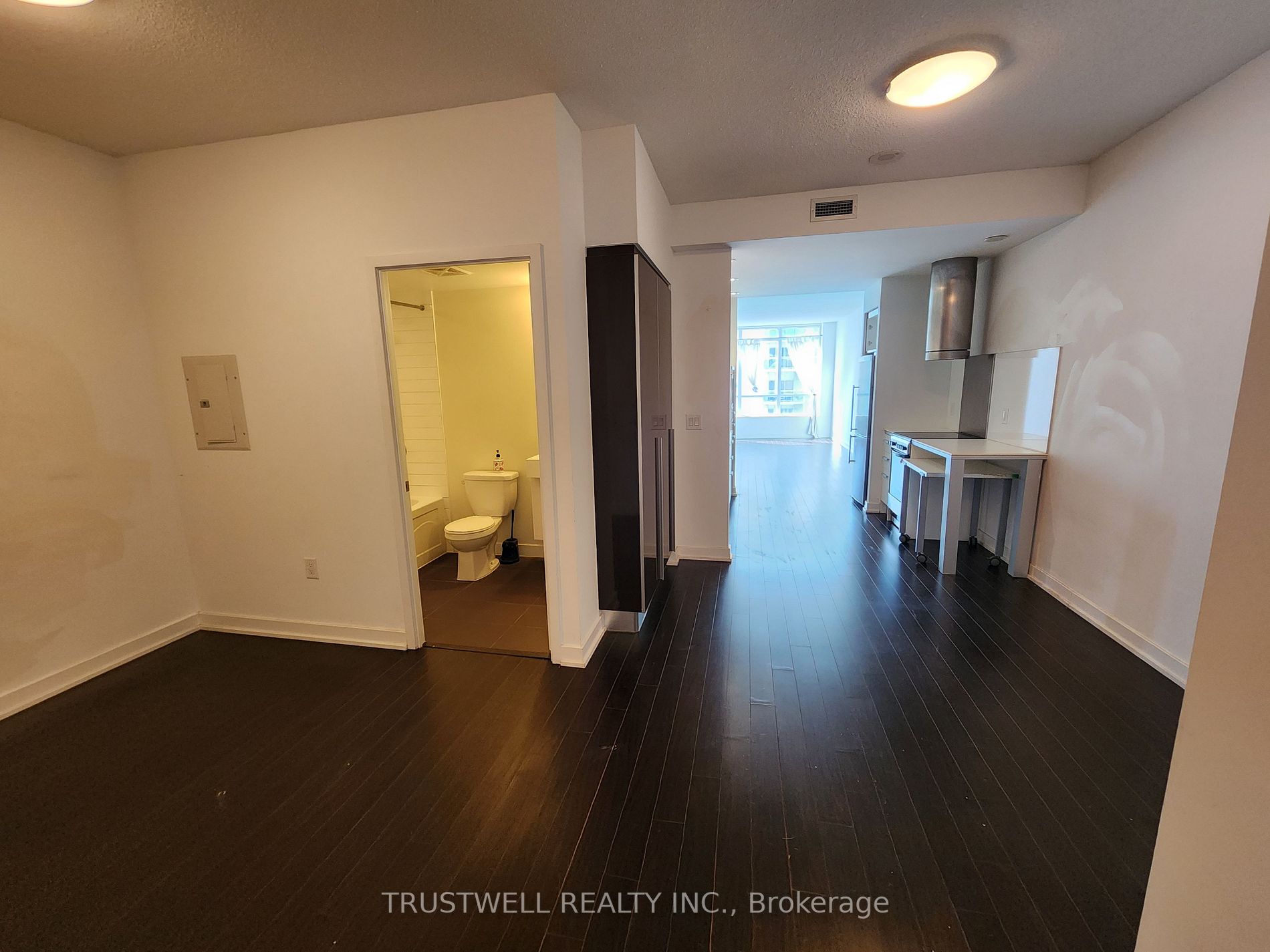 38 Dan Leckie Way, #619