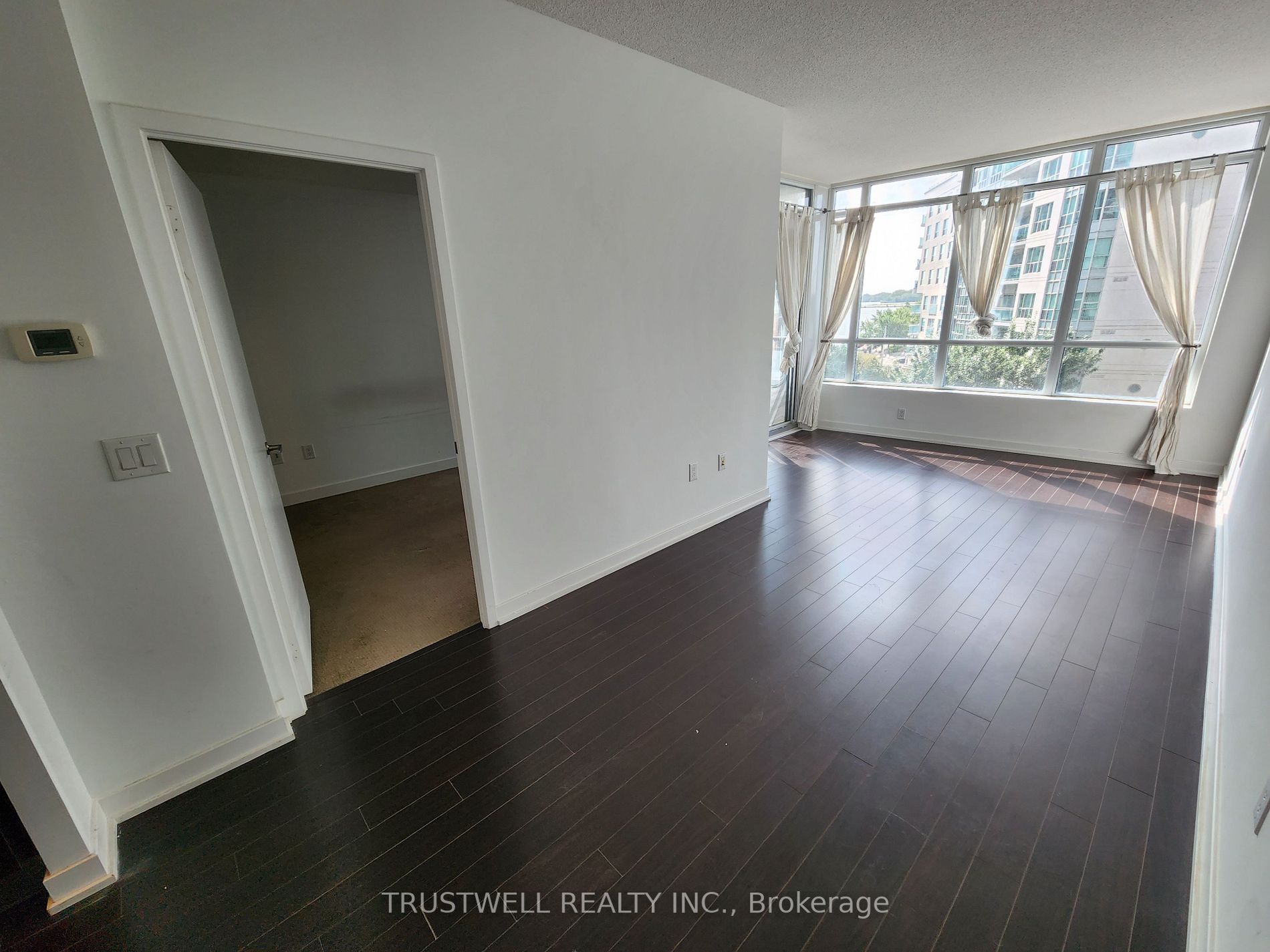 38 Dan Leckie Way, #619