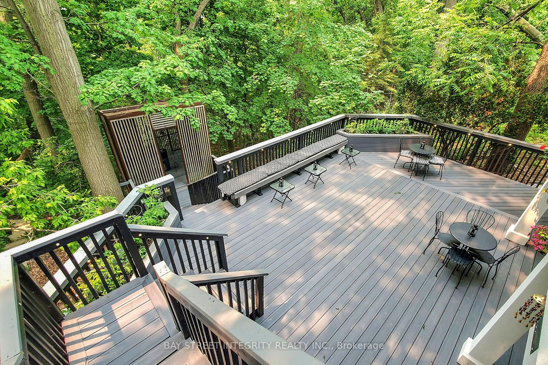 7 Douglas Crescent
