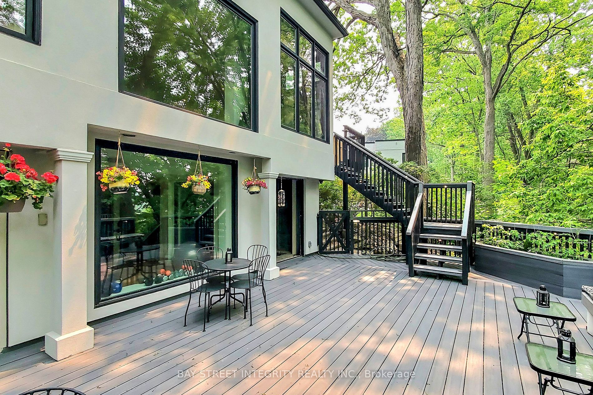 7 Douglas Crescent