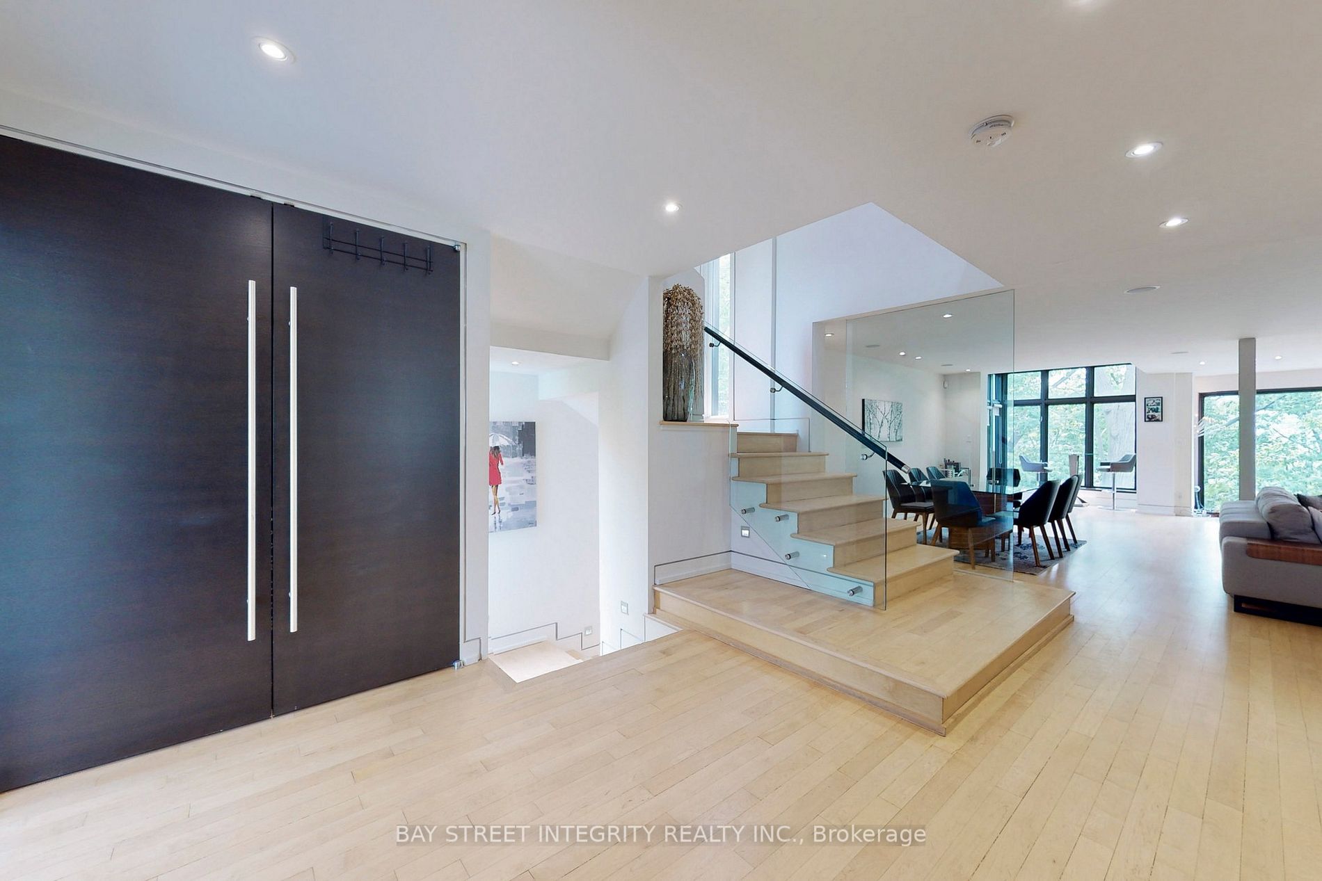 7 Douglas Crescent