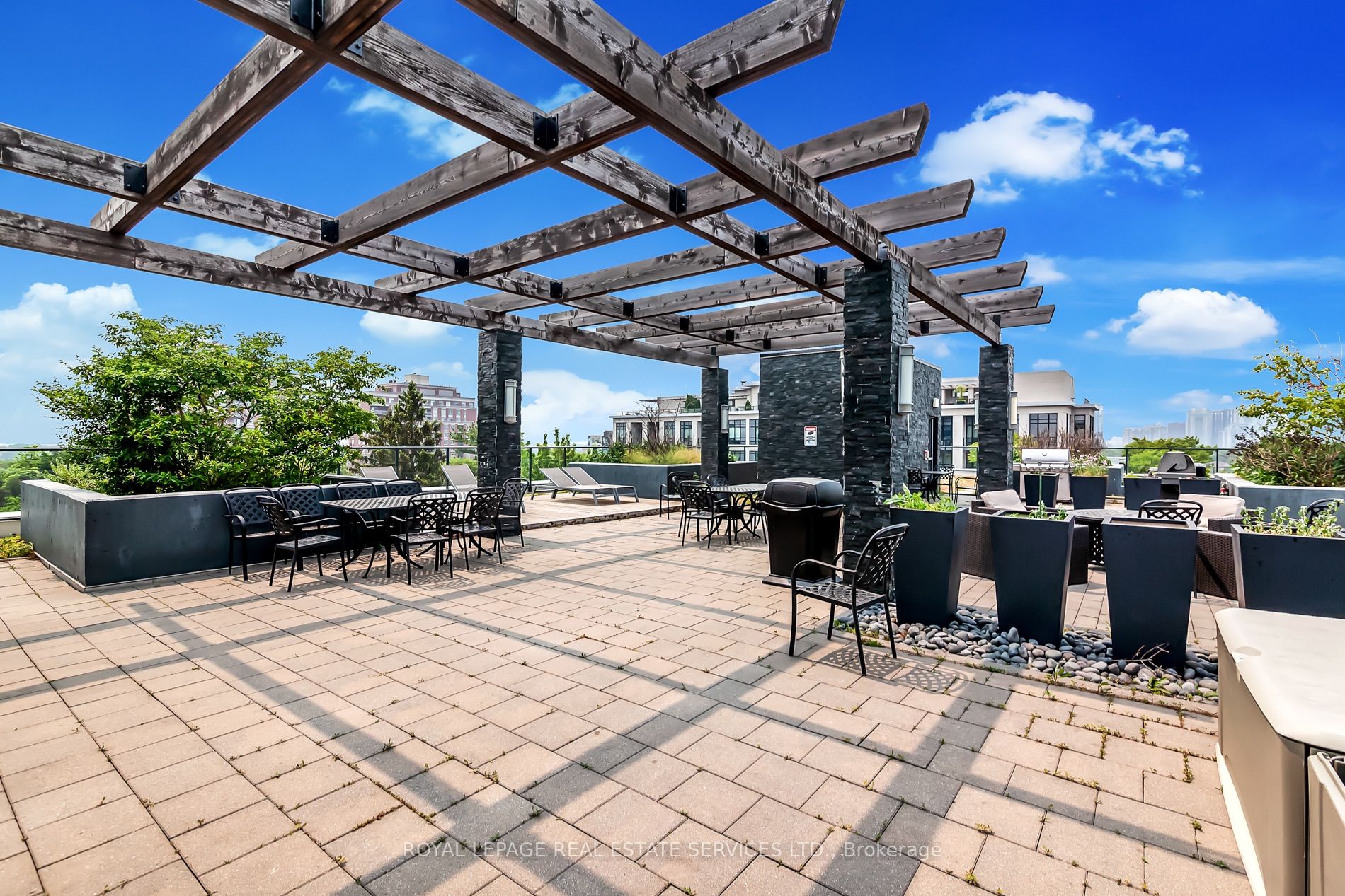 399 Spring Garden Avenue, #306