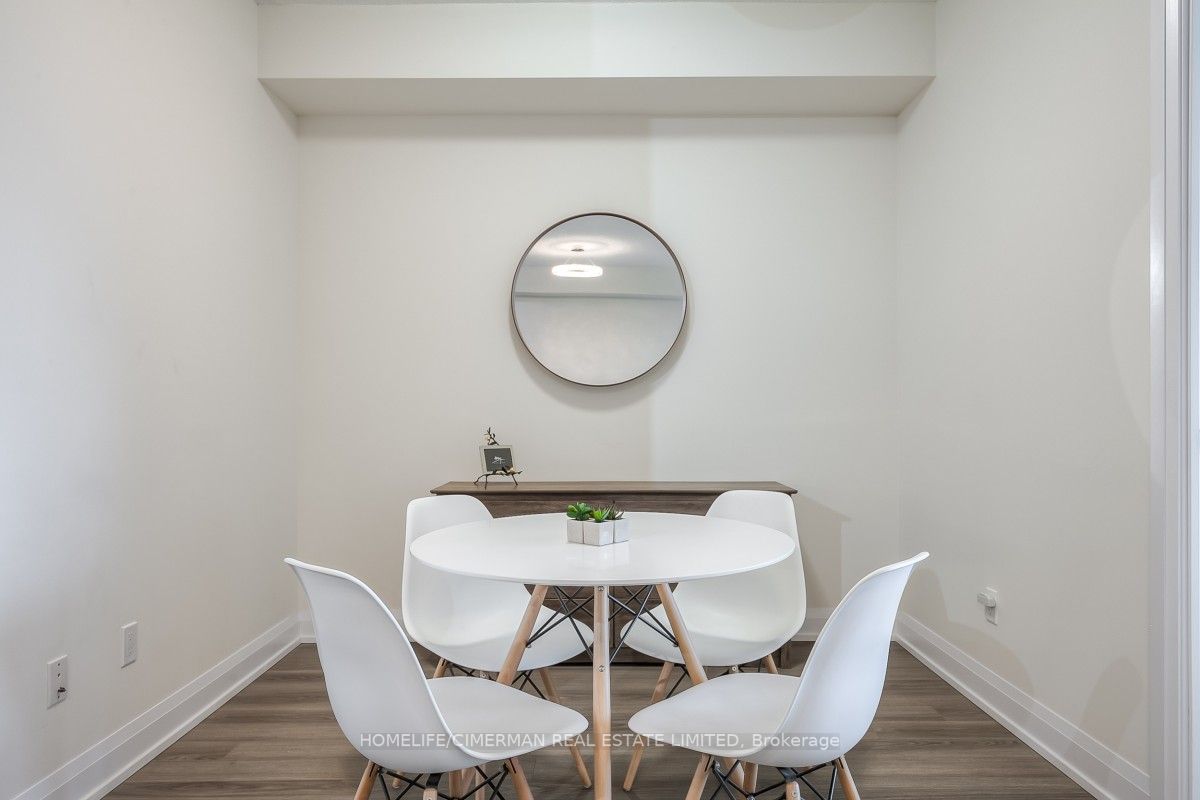 18 Graydon Hall Dr, #1804