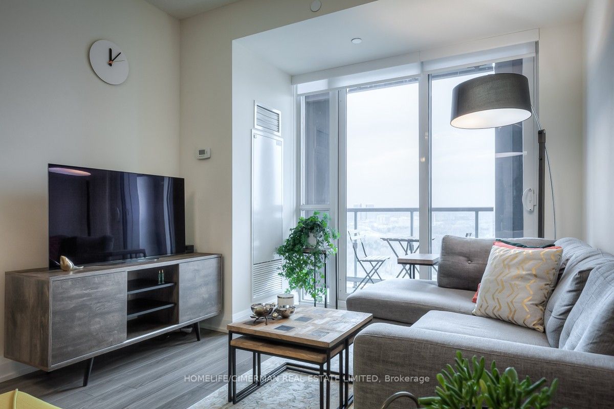 18 Graydon Hall Dr, #1804