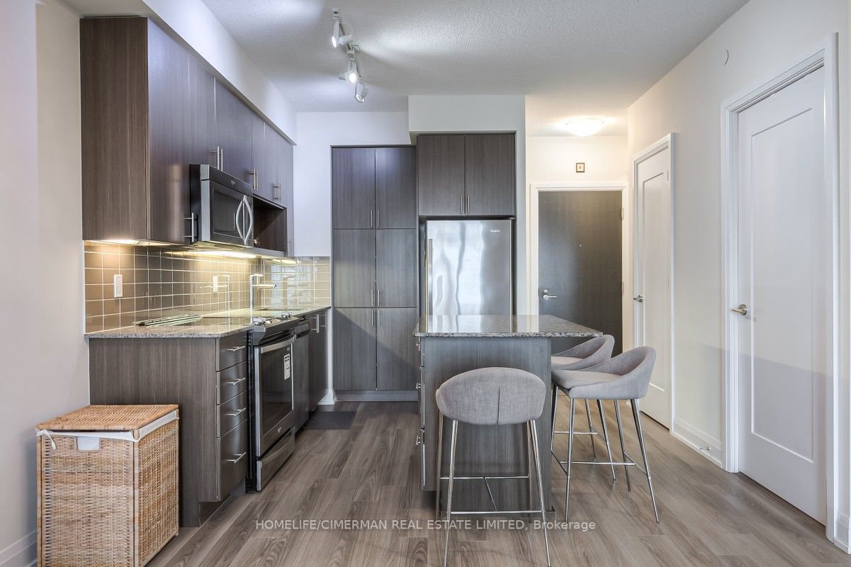 18 Graydon Hall Dr, #1804