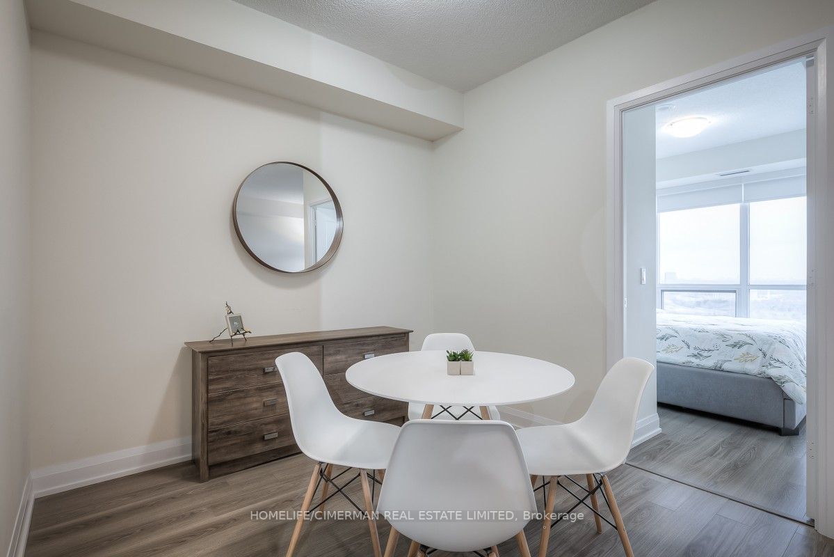 18 Graydon Hall Dr, #1804