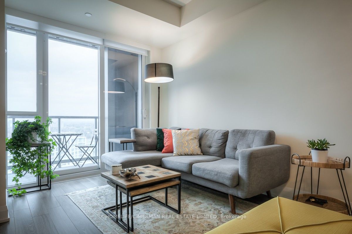 18 Graydon Hall Dr, #1804