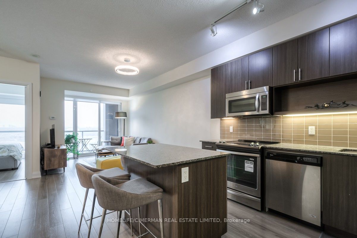 18 Graydon Hall Dr, #1804