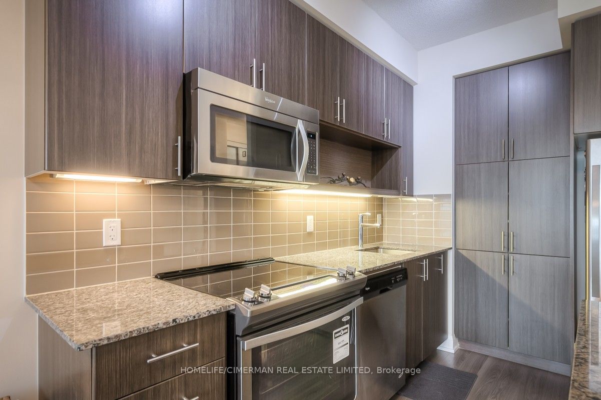 18 Graydon Hall Dr, #1804