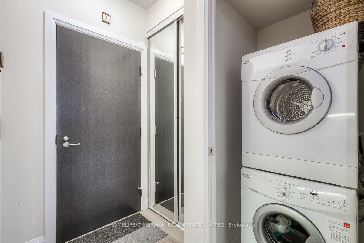 18 Graydon Hall Dr, #1804