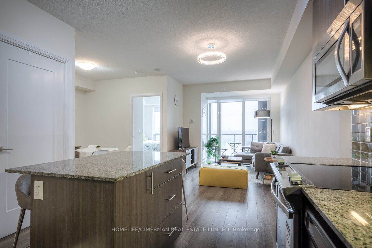 18 Graydon Hall Dr, #1804