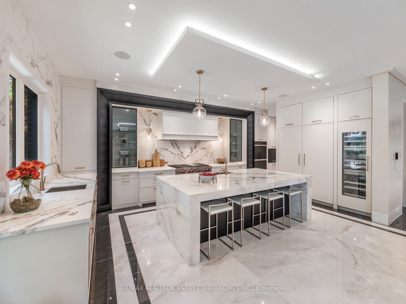 86 Mason Blvd