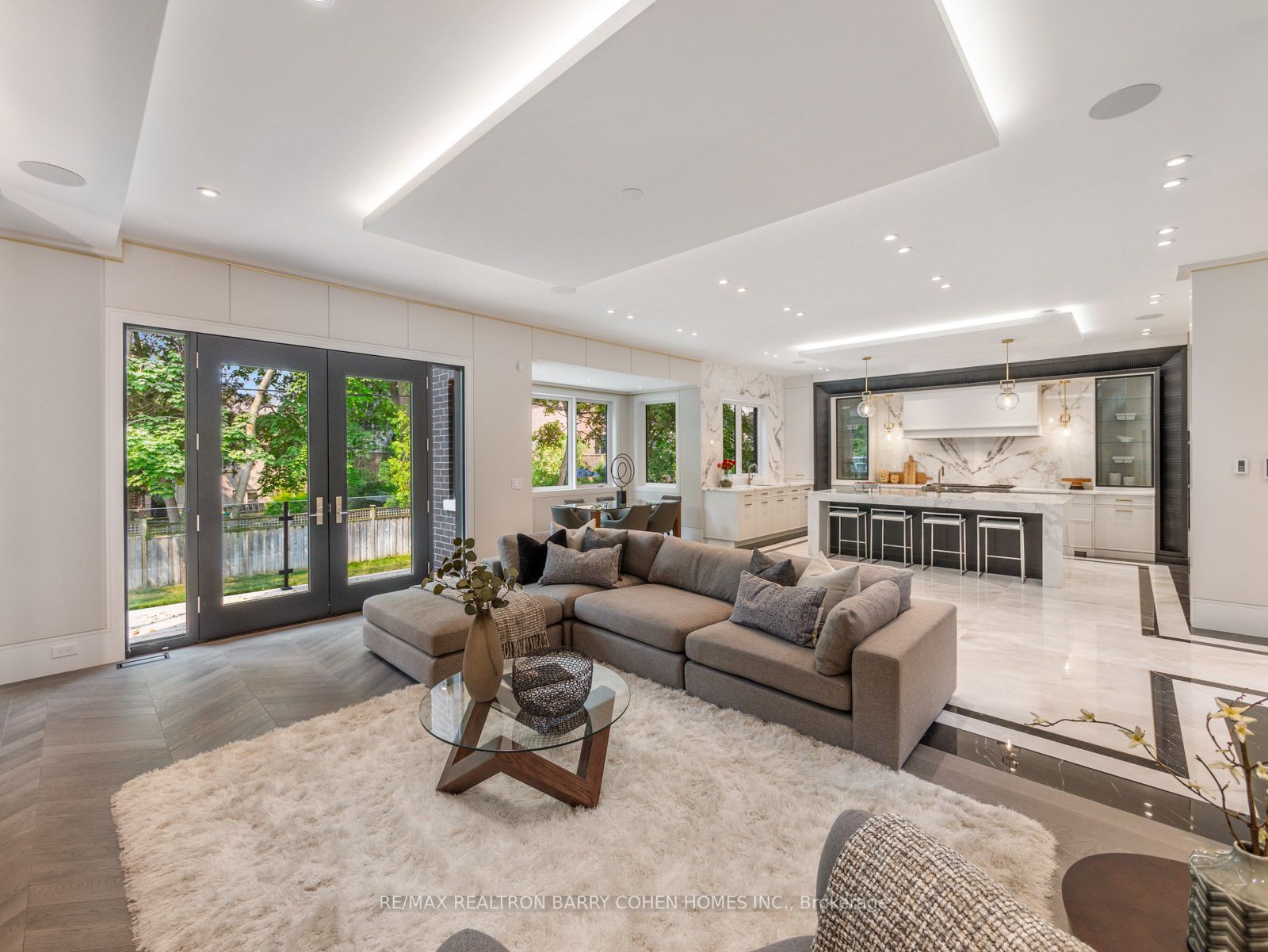 86 Mason Blvd