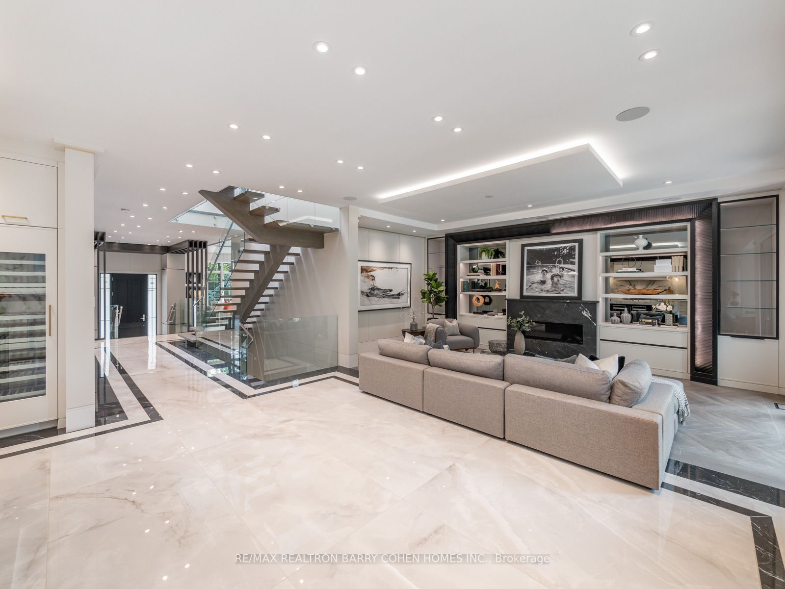 86 Mason Blvd