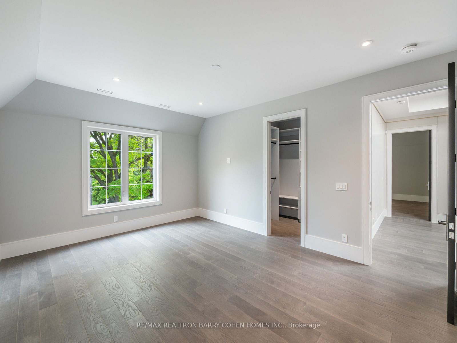 86 Mason Blvd