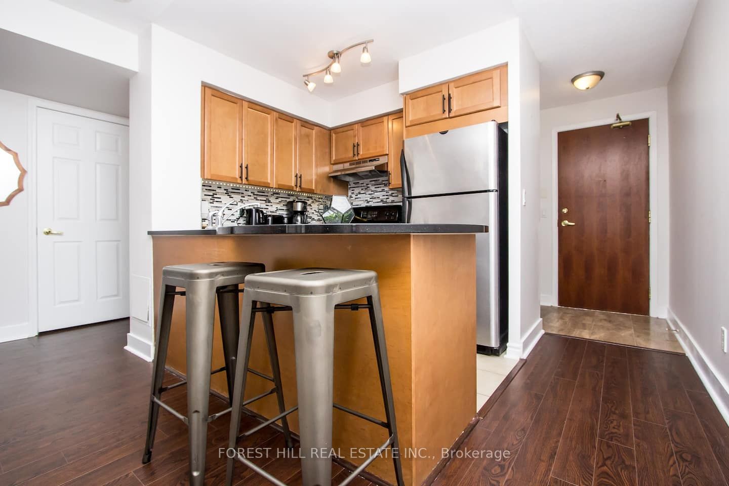 18 Kenaston Gdns, #1010