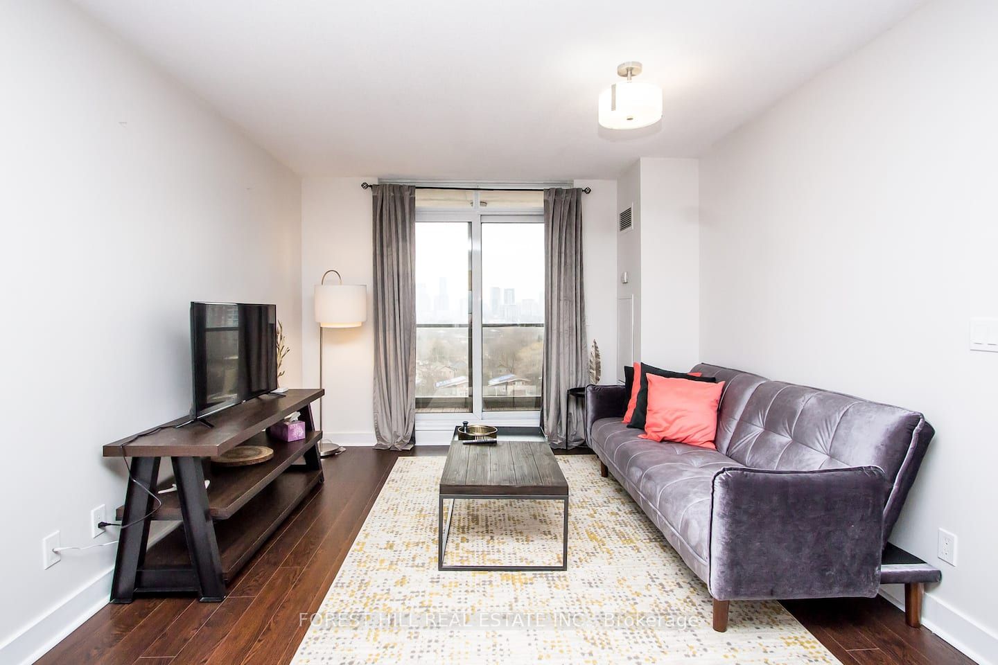 18 Kenaston Gdns, #1010