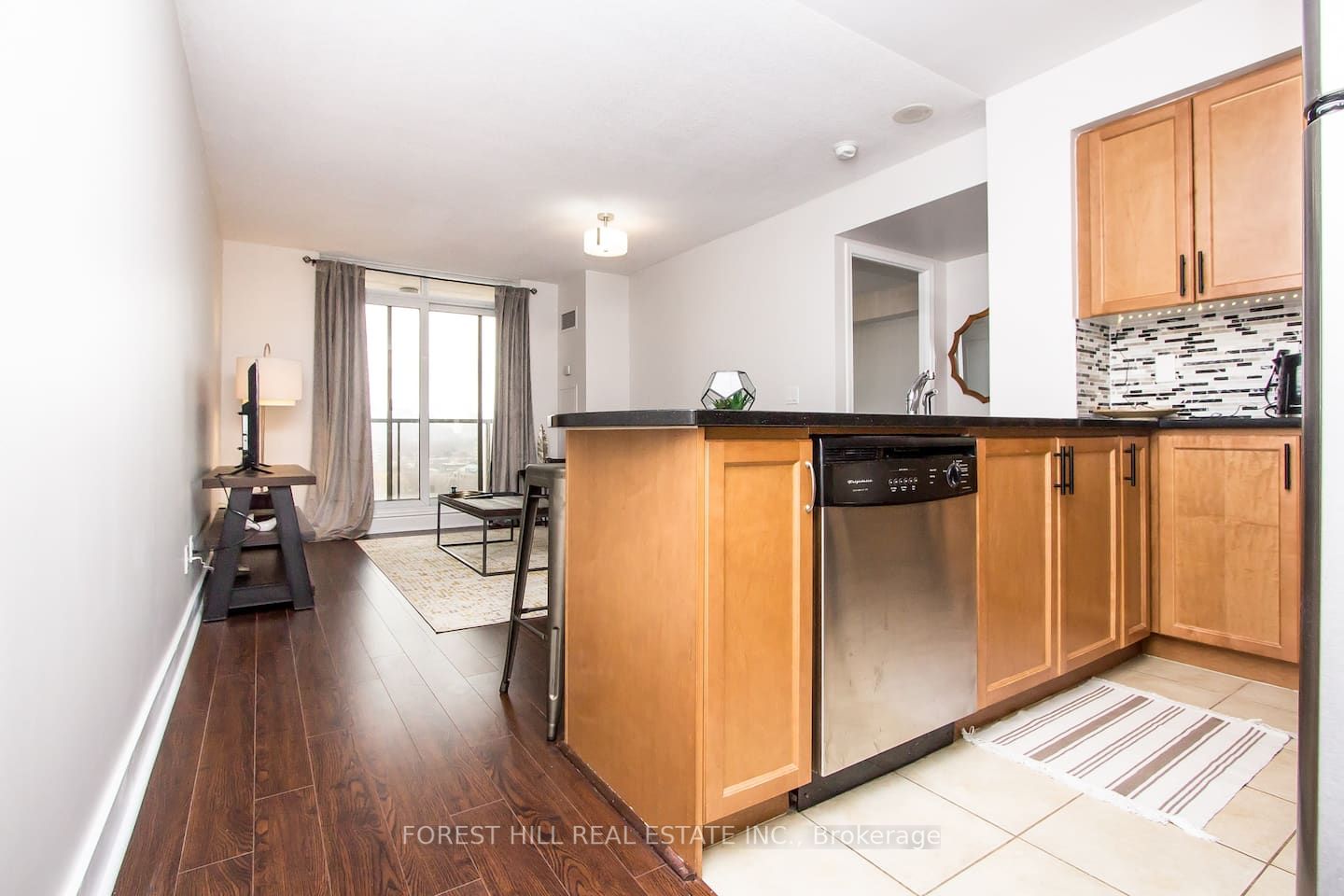 18 Kenaston Gdns, #1010