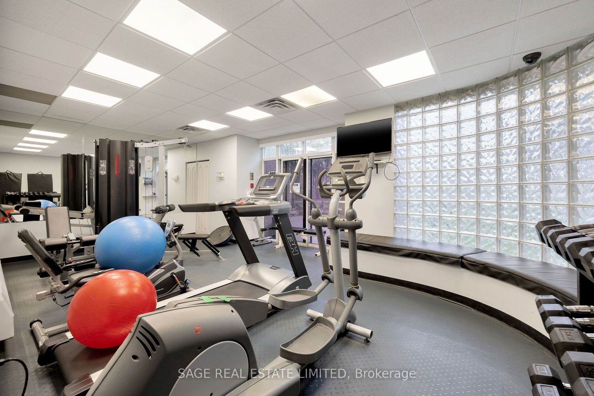 398 Eglinton Ave E, #706