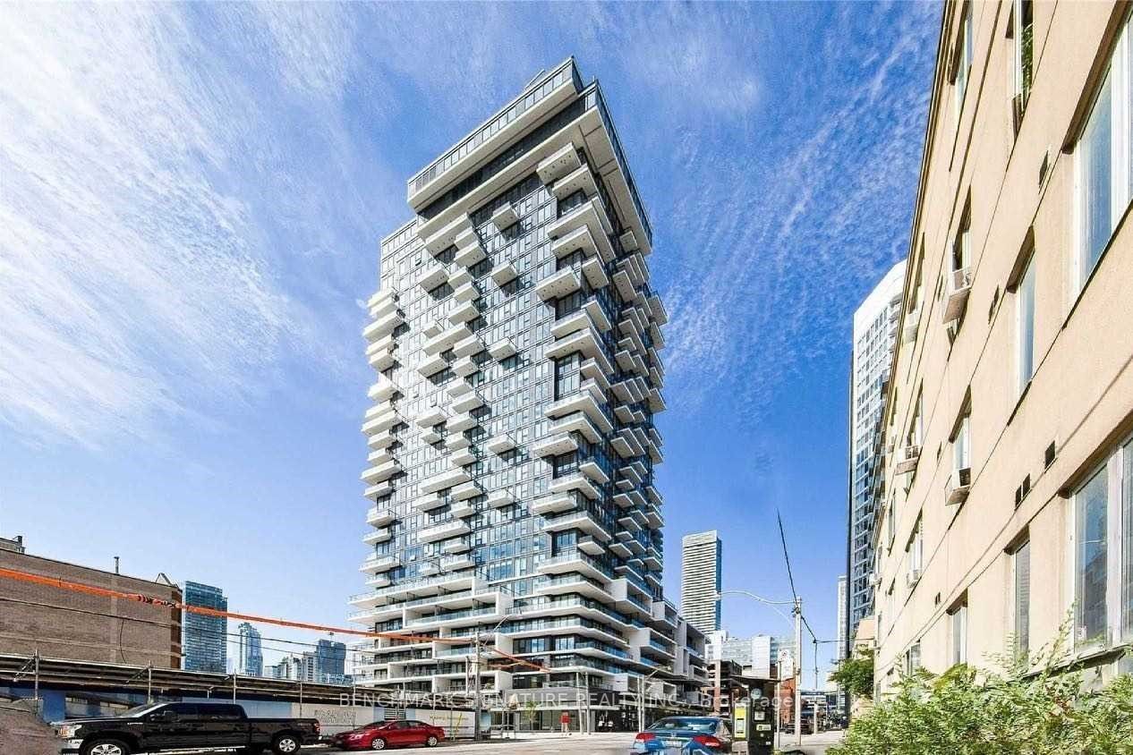 77 Shuter Street, #802