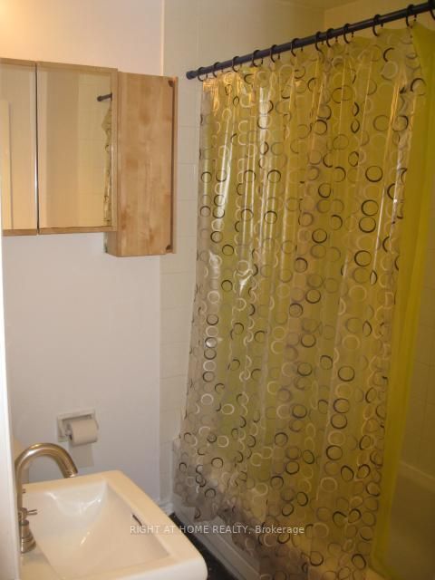 210 Mccaul Street #B