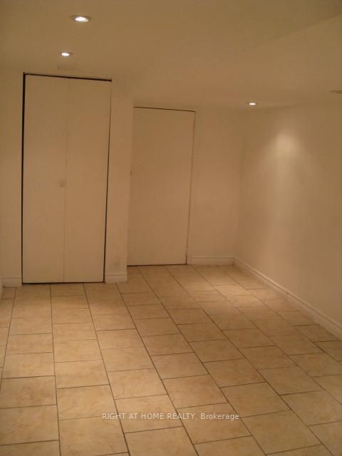 210 Mccaul Street #B