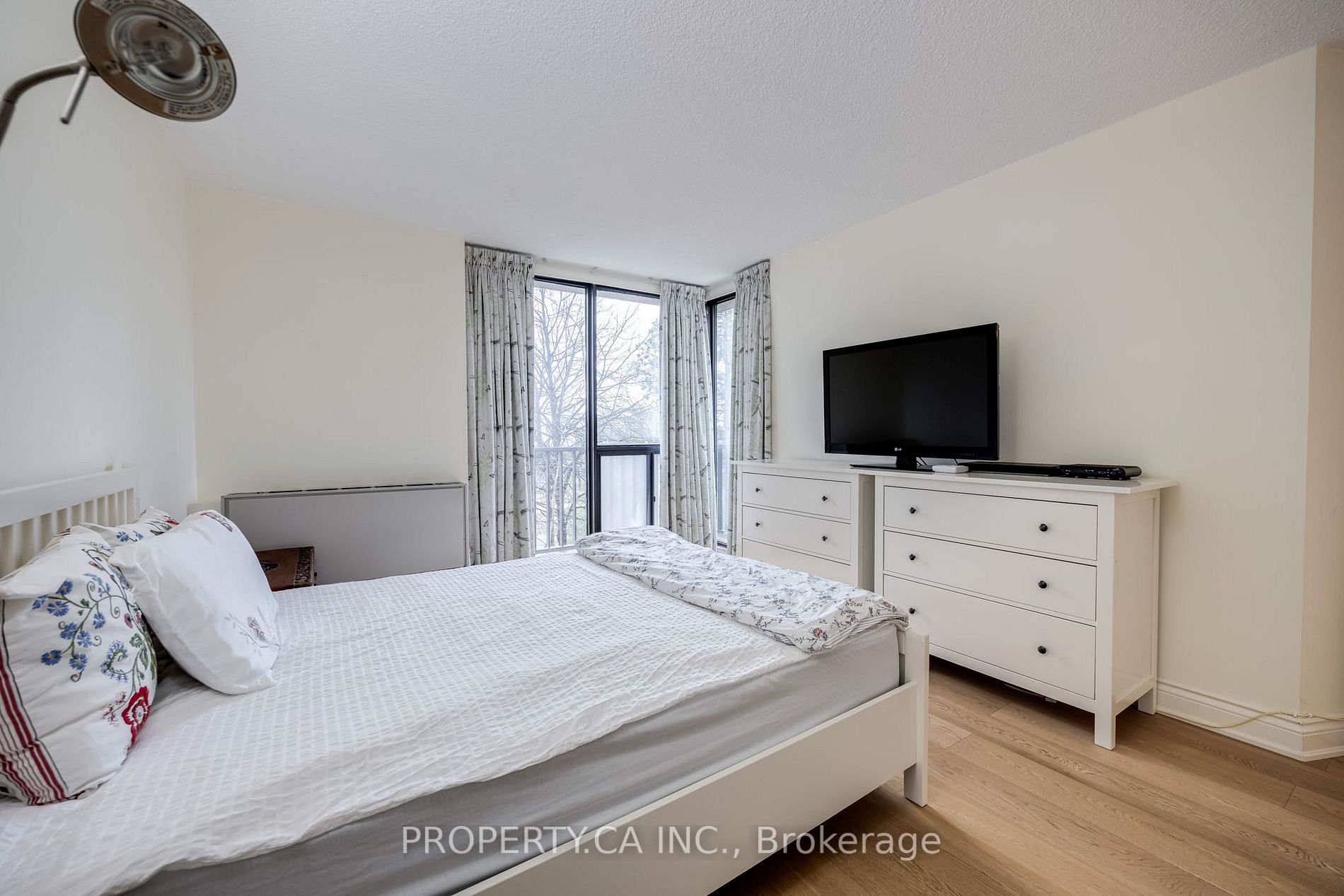 33 Harbour Sq, #410/204