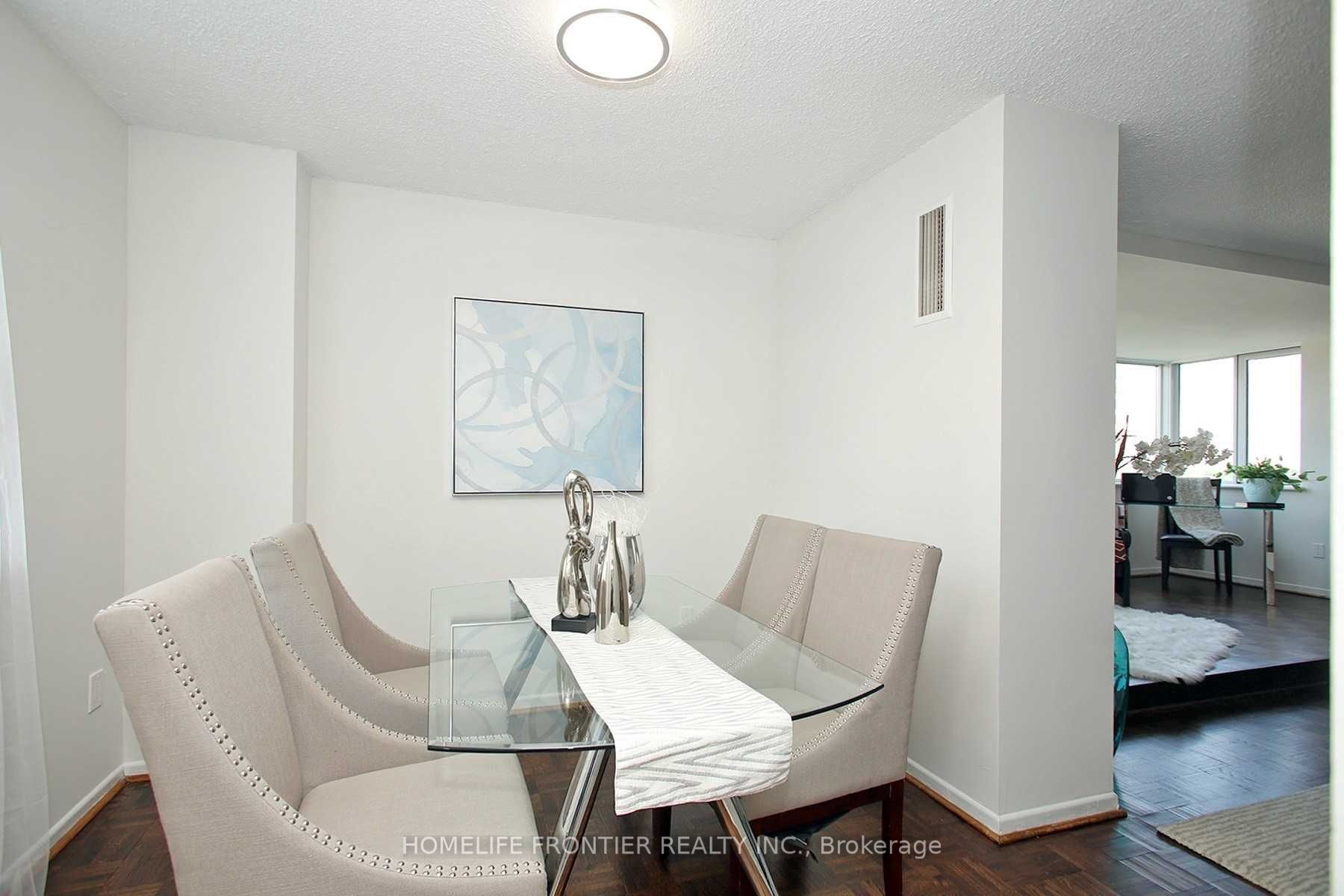 5 Old Sheppard Ave, #808