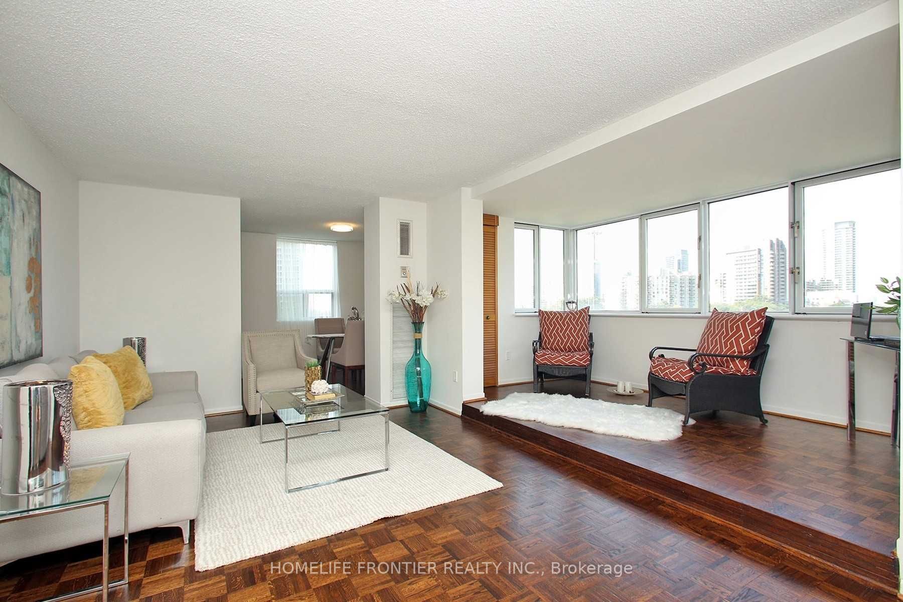 5 Old Sheppard Ave, #808