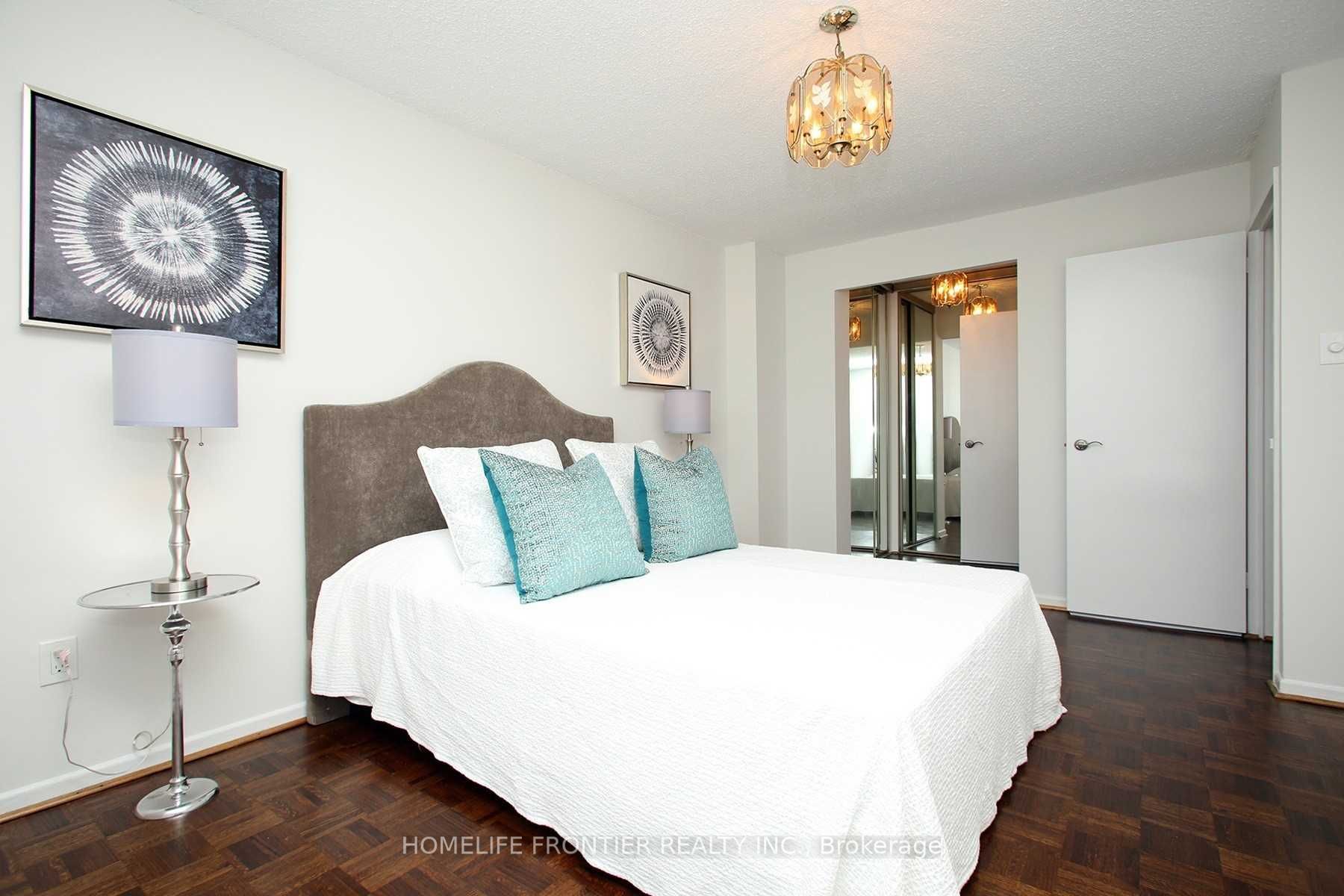 5 Old Sheppard Ave, #808