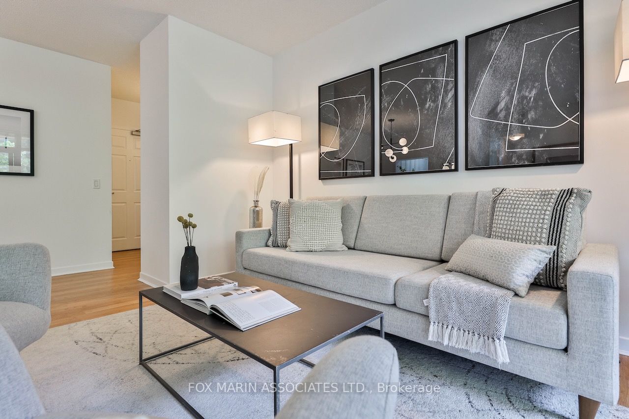 284 Bloor St W, #206