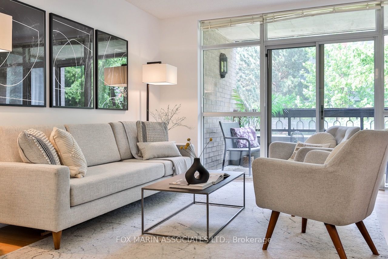 284 Bloor St W, #206
