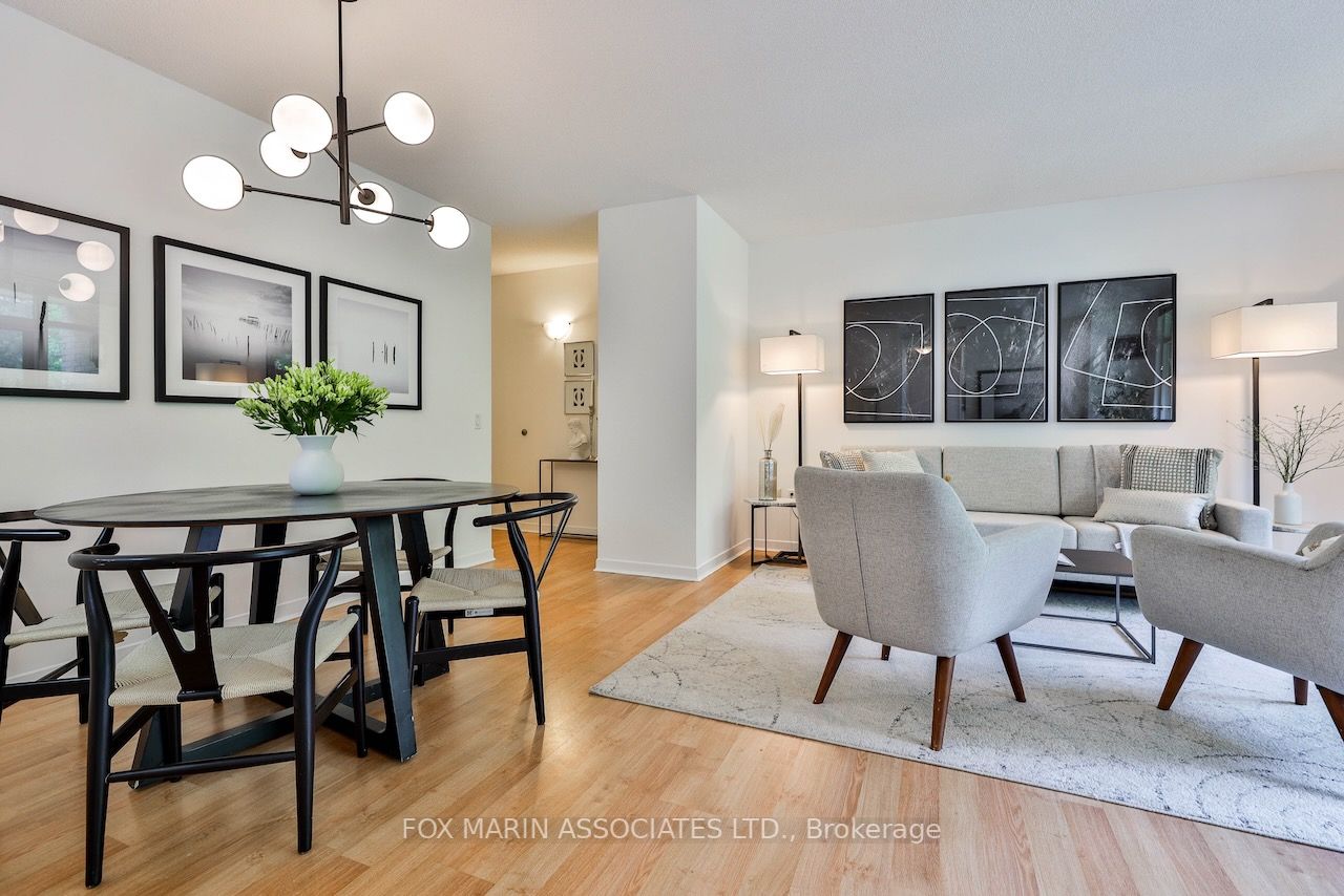 284 Bloor St W, #206