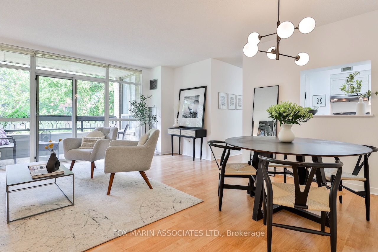 284 Bloor St W, #206