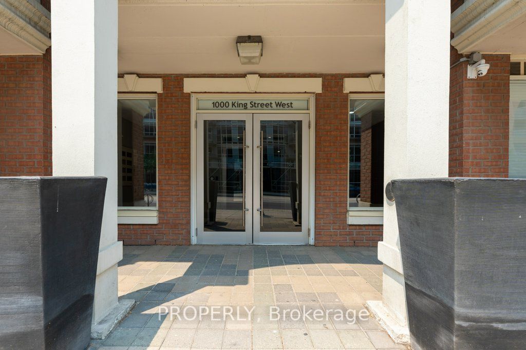 1000 King St W, #209