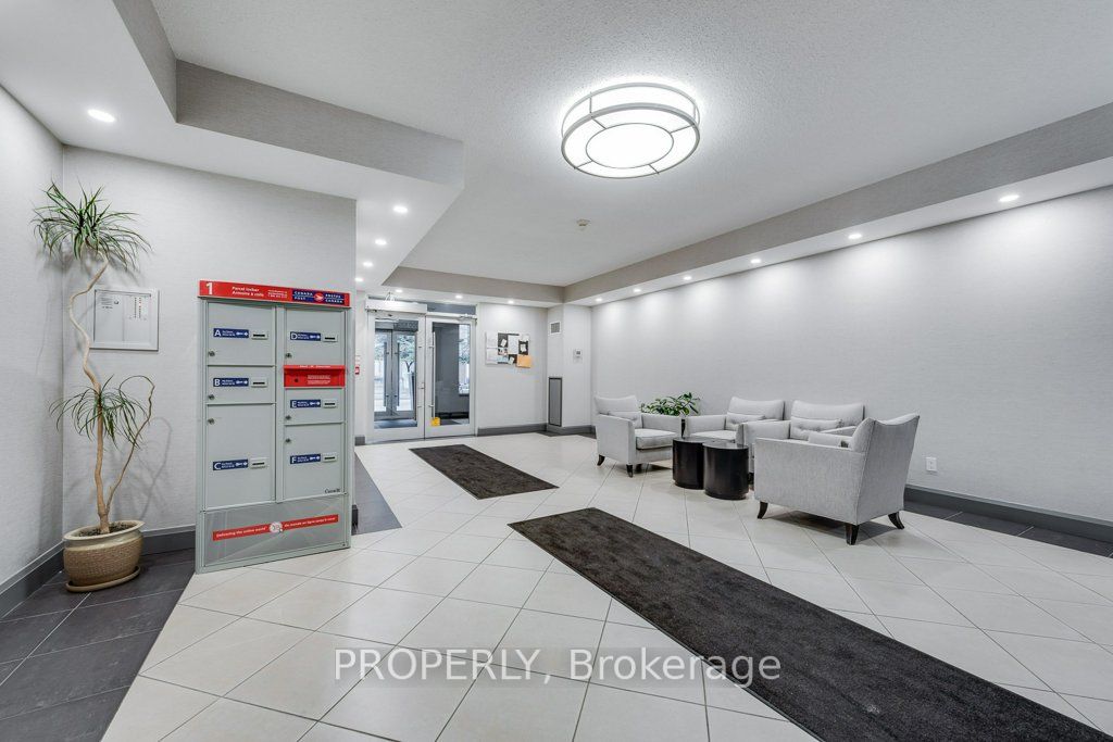 1000 King St W, #209