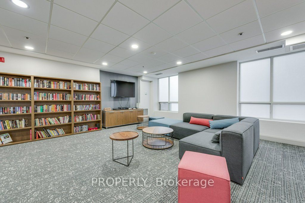 1000 King St W, #209