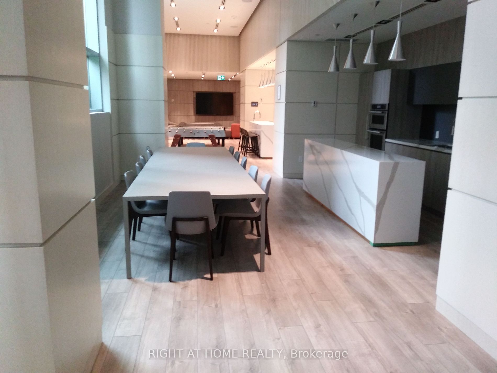 223 St. Clair Ave W, #207